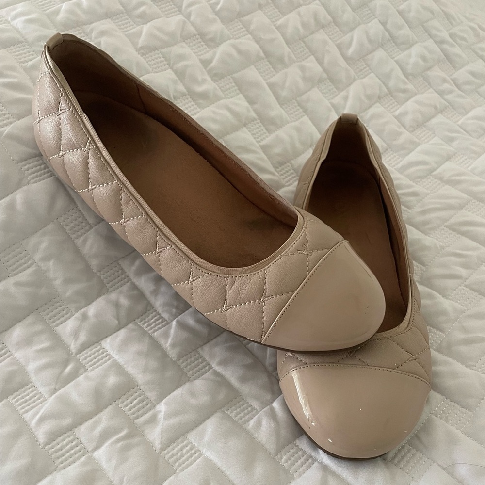Vionic ‘Desiree’ Nude ballet flats size 8 EUC